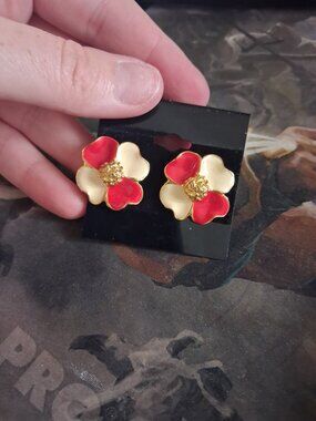 Retro style Flower stud earrings